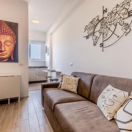 Domus Urbe Piramide Apartament *