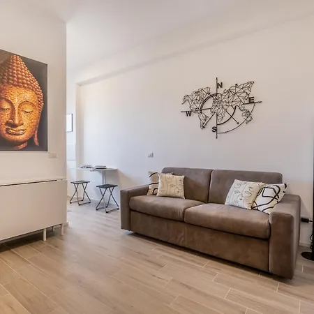 Domus Urbe Piramide Apartment