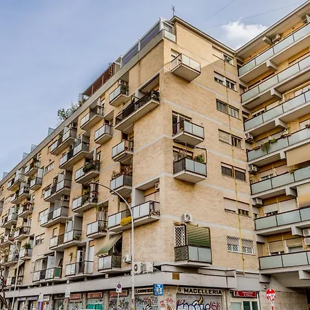 Apartment Domus Urbe Piramide *