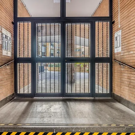 Domus Urbe Piramide Lägenhet *
